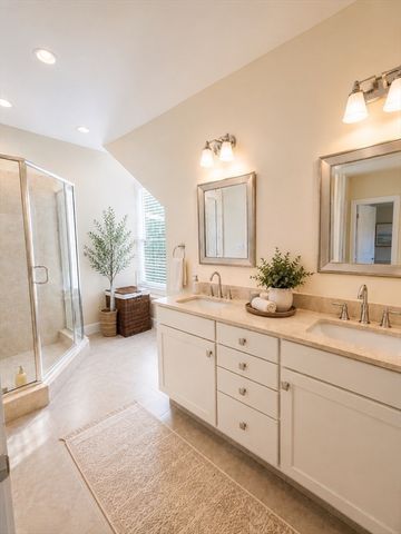 17 Courtyard Place 17, Lexington, MA 02420