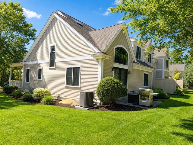 17 Courtyard Place 17, Lexington, MA 02420