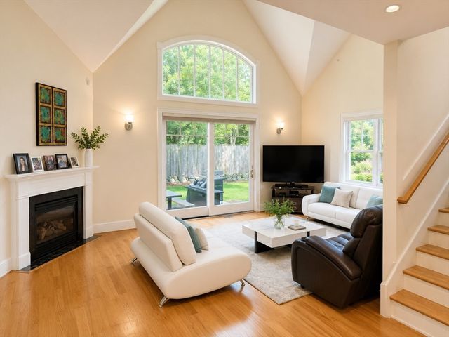 17 Courtyard Place 17, Lexington, MA 02420
