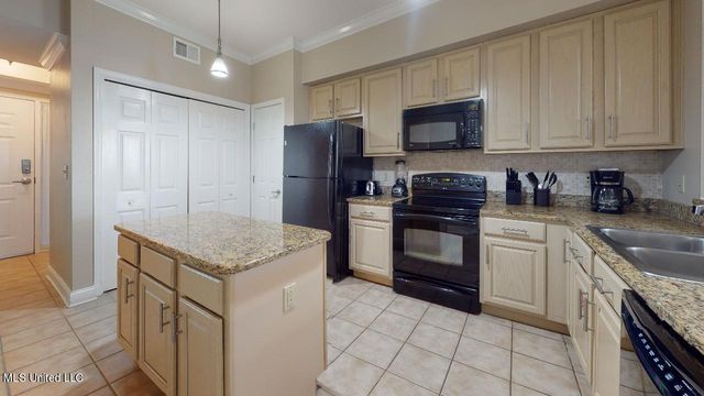 2228 Beach Drive, 1002, Gulfport, MS 39507