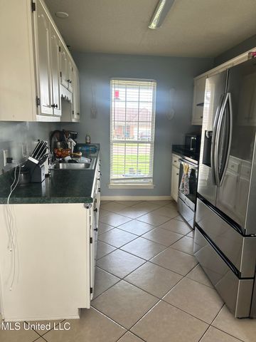 1300 Richland Drive, Southaven, MS 38671