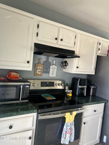 1300 Richland Drive, Southaven, MS 38671