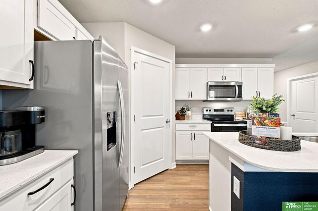 1933 N Kara Way, Fremont, NE 68025
