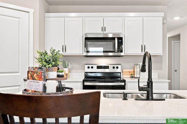 1933 N Kara Way, Fremont, NE 68025