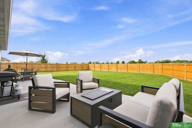 1933 N Kara Way, Fremont, NE 68025