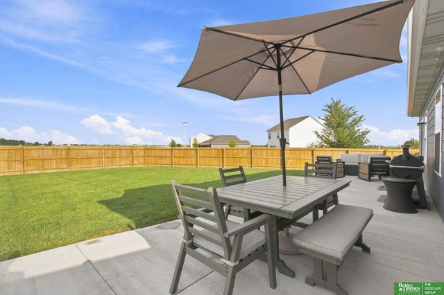 1933 N Kara Way, Fremont, NE 68025
