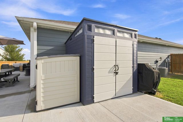 1933 N Kara Way, Fremont, NE 68025