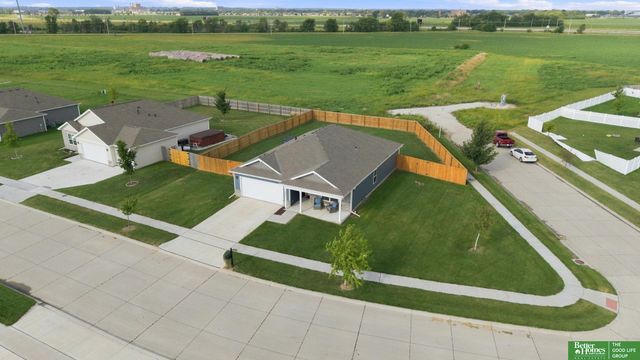 1933 N Kara Way, Fremont, NE 68025