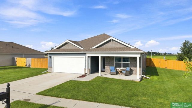 1933 N Kara Way, Fremont, NE 68025