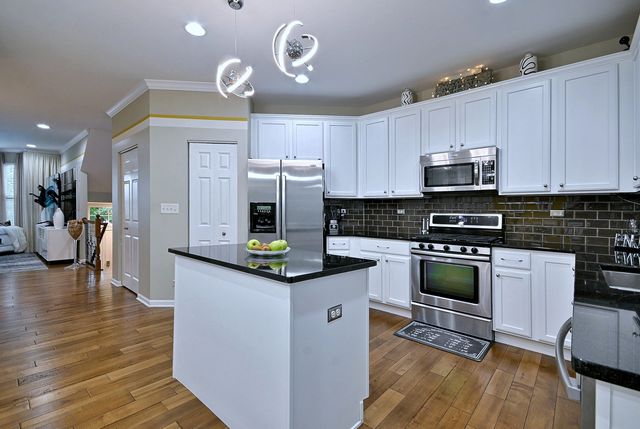 6515 Lilac Boulevard, Hanover Park, IL 60133