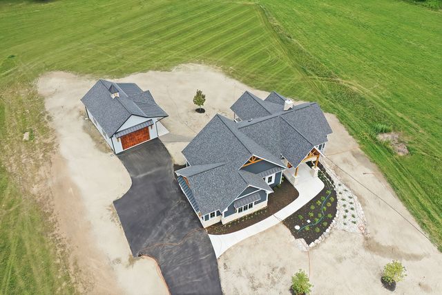 7811 Hidden Pine Lane, Richmond, IL 60071