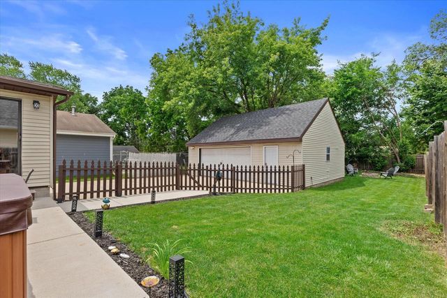 1704 Murray AVENUE, Waukesha, WI 53186