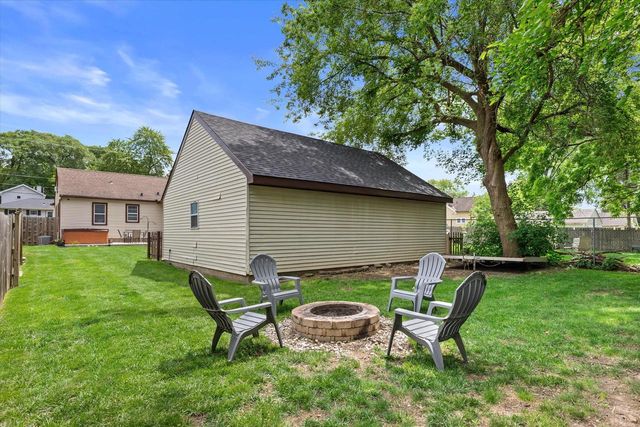 1704 Murray AVENUE, Waukesha, WI 53186