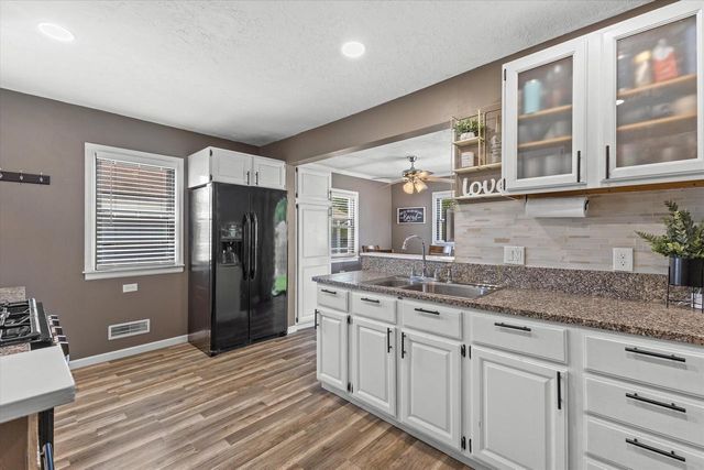 1704 Murray AVENUE, Waukesha, WI 53186