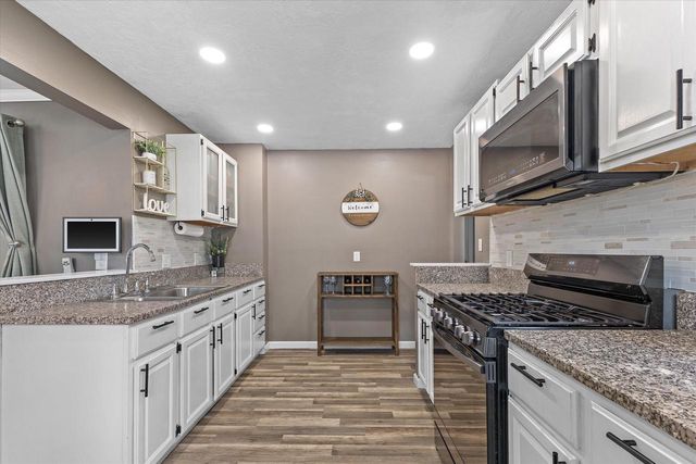 1704 Murray AVENUE, Waukesha, WI 53186