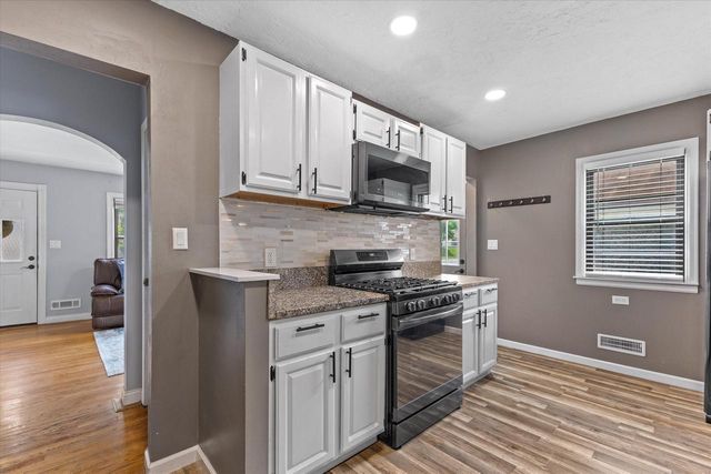 1704 Murray AVENUE, Waukesha, WI 53186