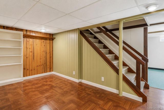 156 Greenway W, Manhasset Hills, NY 11040