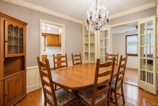 156 Greenway W, Manhasset Hills, NY 11040