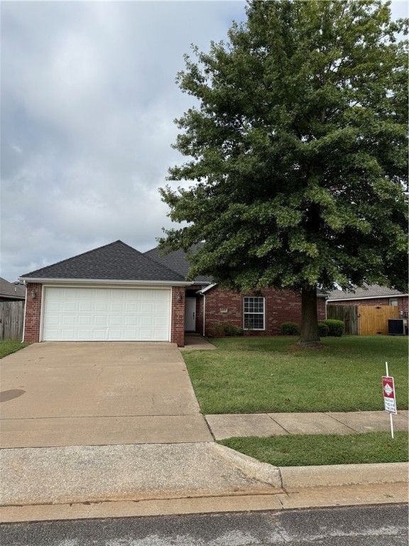 6012 S 36th Street, Rogers, AR 72758
