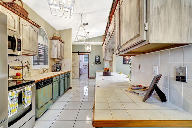 419 SE 6th Street, Dania Beach, FL 33004