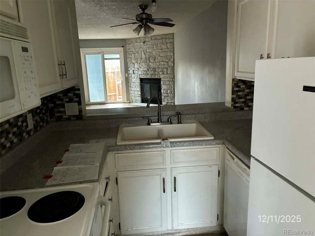 2280 S Jasper Way B, Aurora, CO 80013