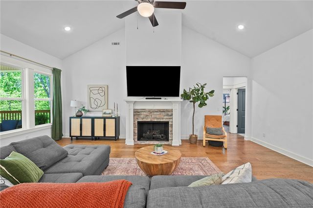 1 Brecknock Circle, Bella Vista, AR 72714