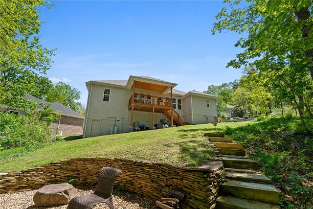 1 Brecknock Circle, Bella Vista, AR 72714