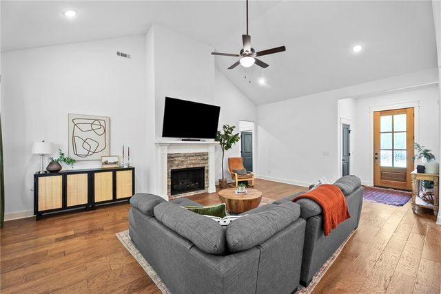 1 Brecknock Circle, Bella Vista, AR 72714