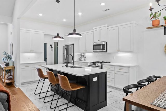 1 Brecknock Circle, Bella Vista, AR 72714