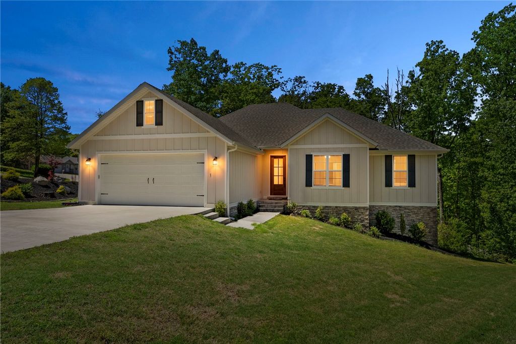 1 Brecknock Circle, Bella Vista, AR 72714
