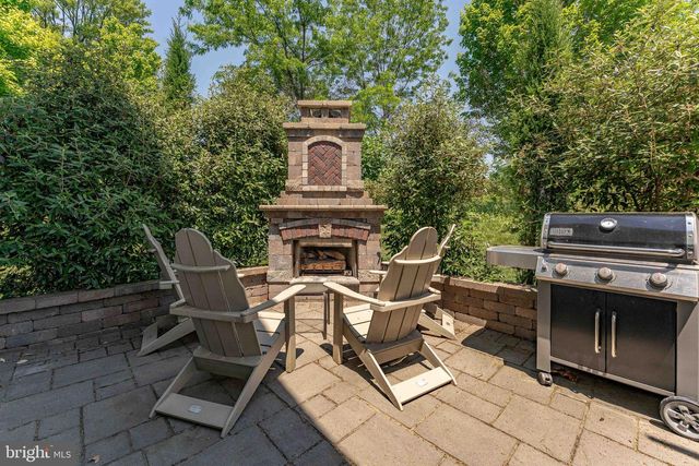 3858 MEADOW VIEW FARM RD, Newtown Square, PA 19073
