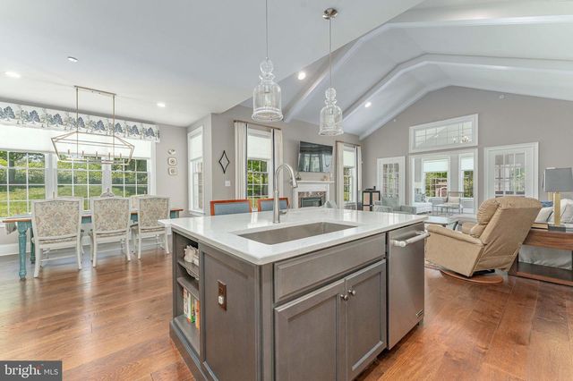 3858 MEADOW VIEW FARM RD, Newtown Square, PA 19073