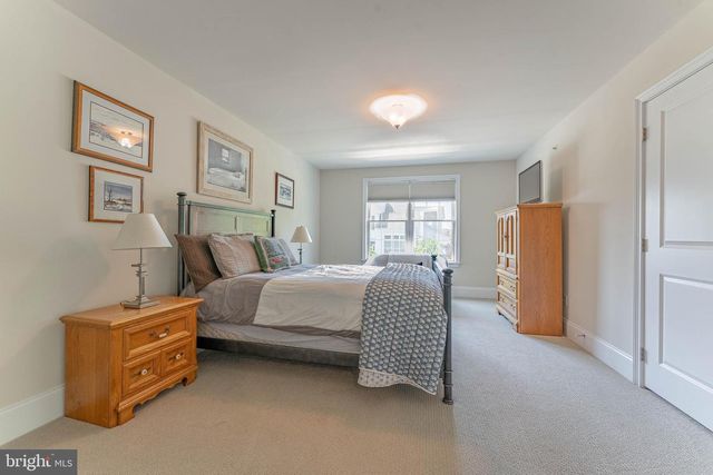 3858 MEADOW VIEW FARM RD, Newtown Square, PA 19073