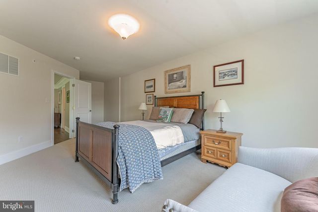3858 MEADOW VIEW FARM RD, Newtown Square, PA 19073
