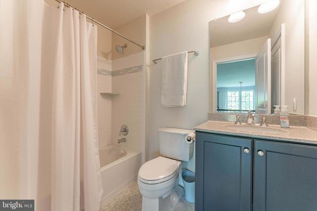 3858 MEADOW VIEW FARM RD, Newtown Square, PA 19073