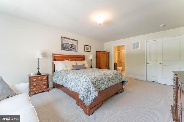 3858 MEADOW VIEW FARM RD, Newtown Square, PA 19073