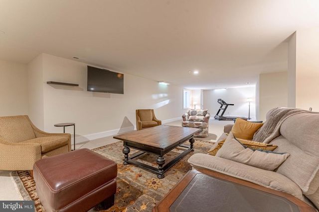 3858 MEADOW VIEW FARM RD, Newtown Square, PA 19073
