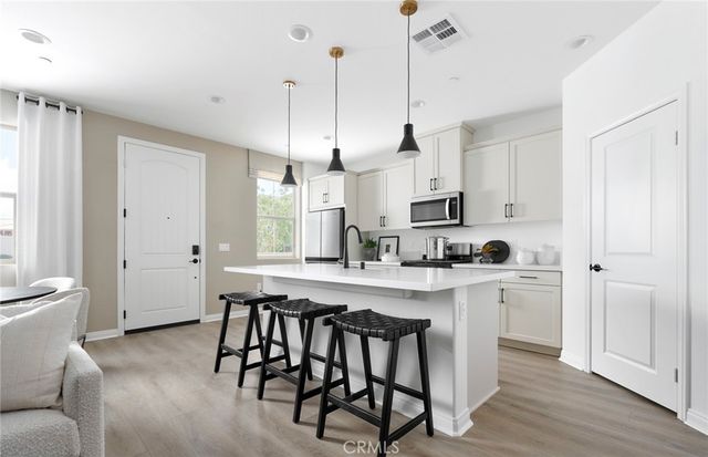 4249 East Honeybee Paseo, Ontario, CA 91761