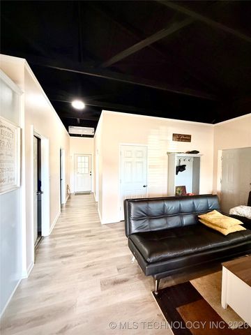 10352 Fig Road, Henryetta, OK 74437