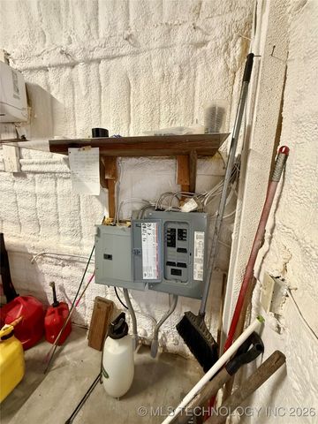 10352 Fig Road, Henryetta, OK 74437