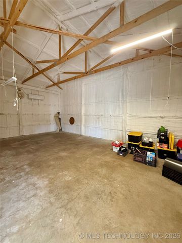 10352 Fig Road, Henryetta, OK 74437