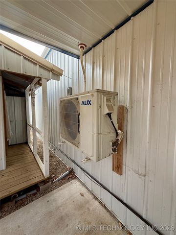 10352 Fig Road, Henryetta, OK 74437