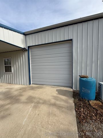 10352 Fig Road, Henryetta, OK 74437