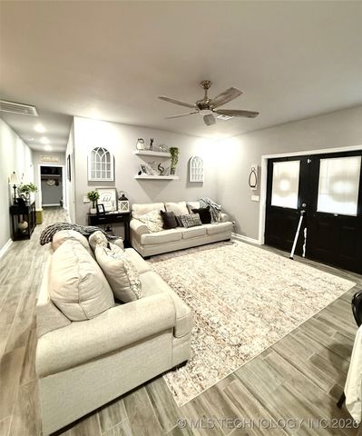 10352 Fig Road, Henryetta, OK 74437