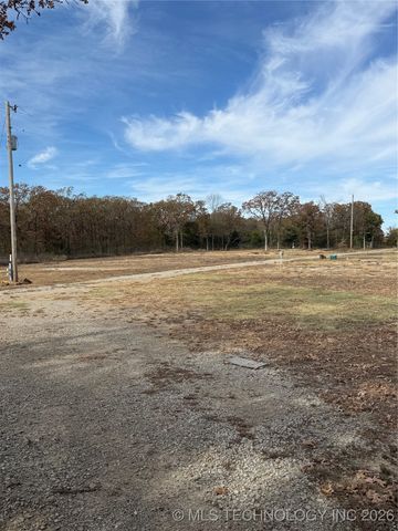 10352 Fig Road, Henryetta, OK 74437