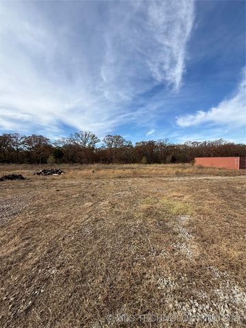 10352 Fig Road, Henryetta, OK 74437