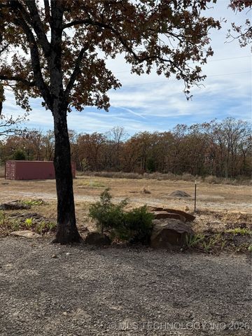 10352 Fig Road, Henryetta, OK 74437