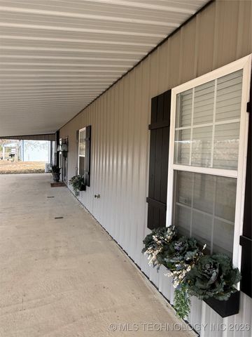 10352 Fig Road, Henryetta, OK 74437