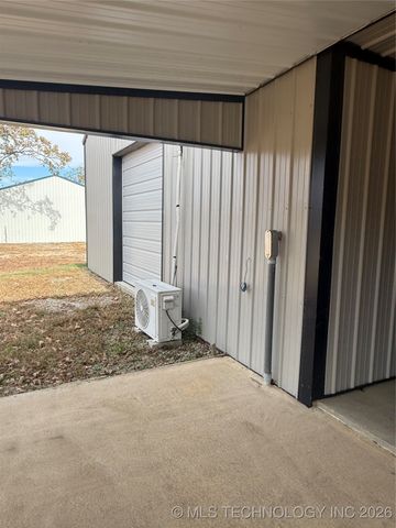 10352 Fig Road, Henryetta, OK 74437