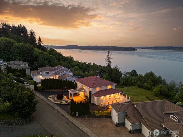 11182 Aquila Place NE, Poulsbo, WA 98370